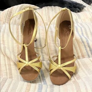 Stylish Gold Strappy Heels for Dance class specifically 💃 39
